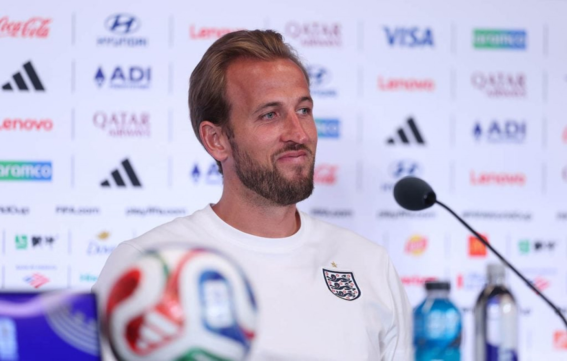 Kane rasga elogios a Haaland antes de decis&atilde;o na Copa: “Uma m&aacute;quina”