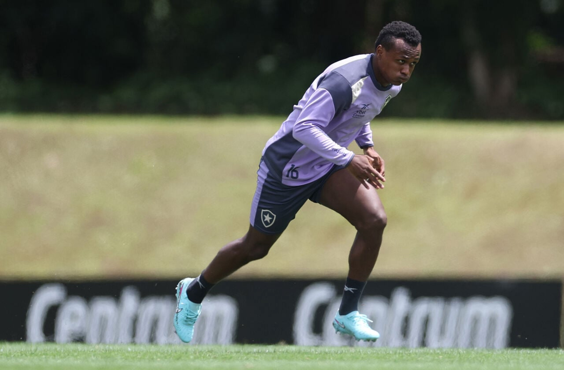 Botafogo acerta empr&eacute;stimo de Nathan Fernandes ao Ludogorets