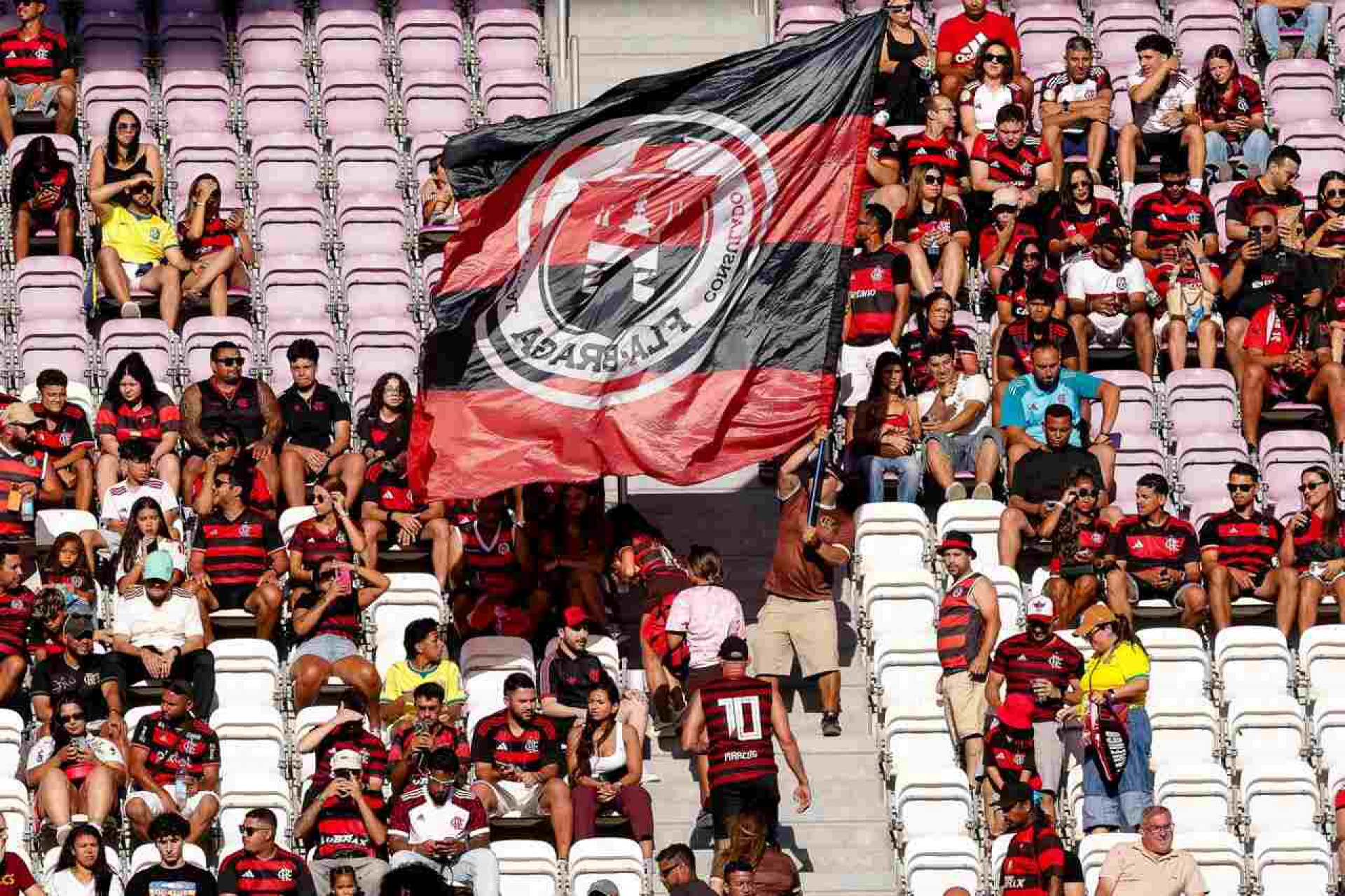 Jardim celebra vit&oacute;ria do Flamengo e refor&ccedil;a filosofia: “Ganhar dentro das nossas ideias”