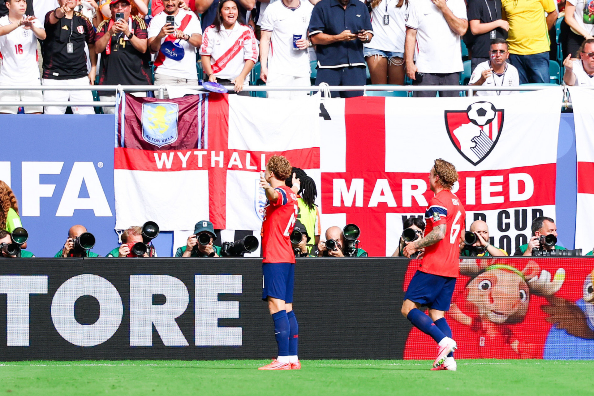 Andreas Schjelderup comemora o gol diante da Inglaterra - William Volcov/Parceiro/Agência O Dia