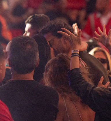 Veja as fotos: Ivete Sangalo troca beijos com novo namorado