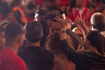 Veja as fotos: Ivete Sangalo troca beijos com novo namorado
