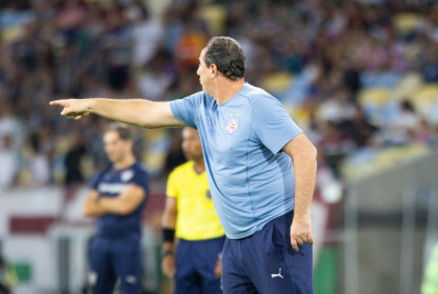 Ceni desabafa após derrota para o Fluminense: 'Vem para ser otário'