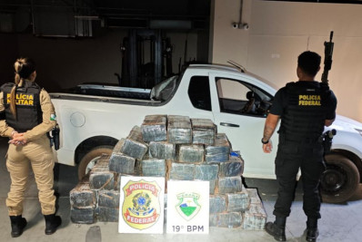 Caminhonete é apreendida com meia tonelada de maconha no Paraná