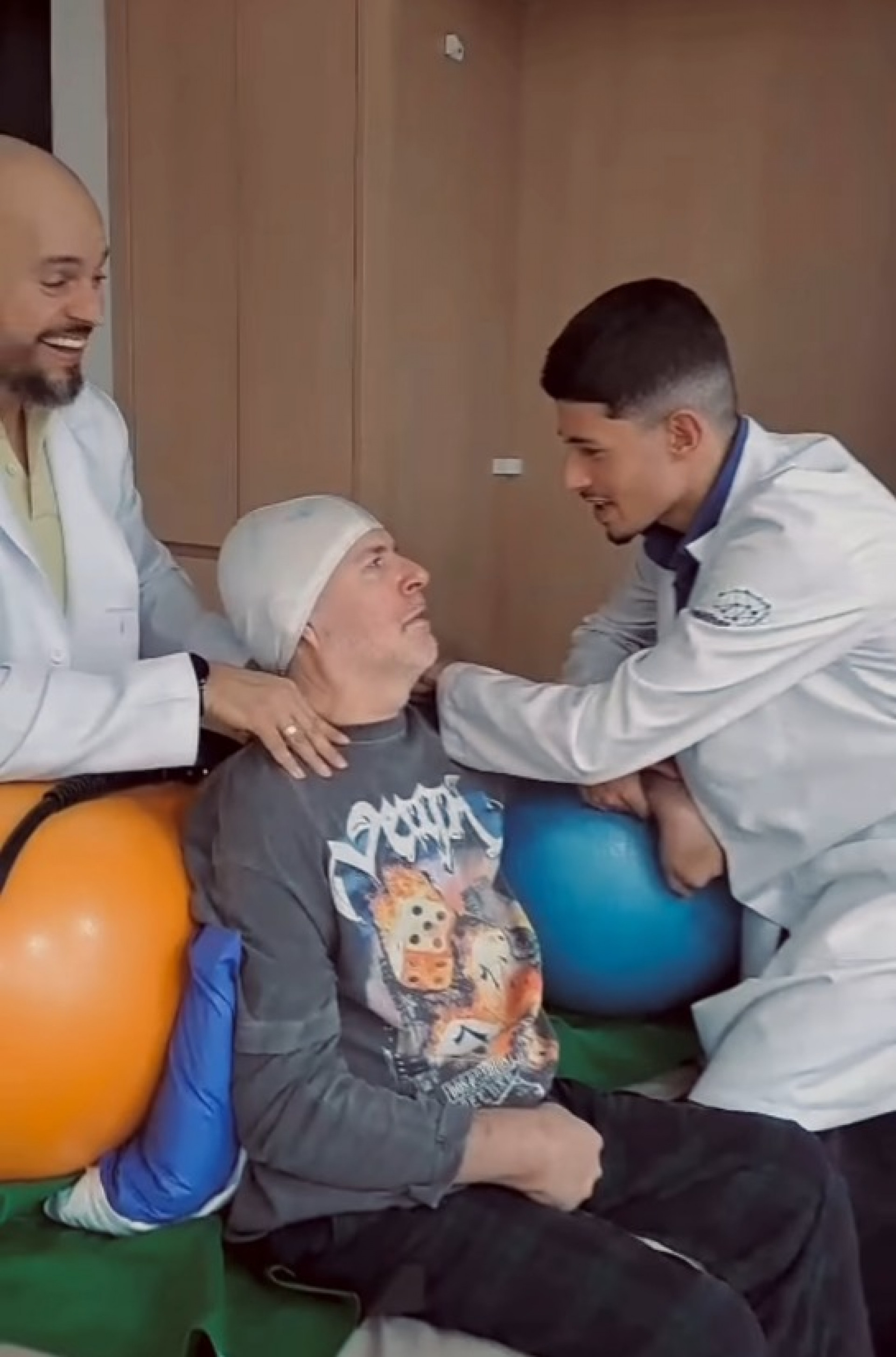 Mingau compartilhou progresso em sua recuperação depois de ter sido baleado na cabeça - Reprodução / Instagram