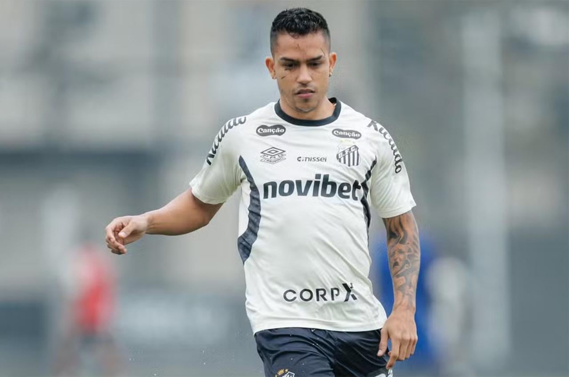 Cuca d&aacute; chance a jovens e tem desfalques no Santos na semana da volta do Brasileir&atilde;o