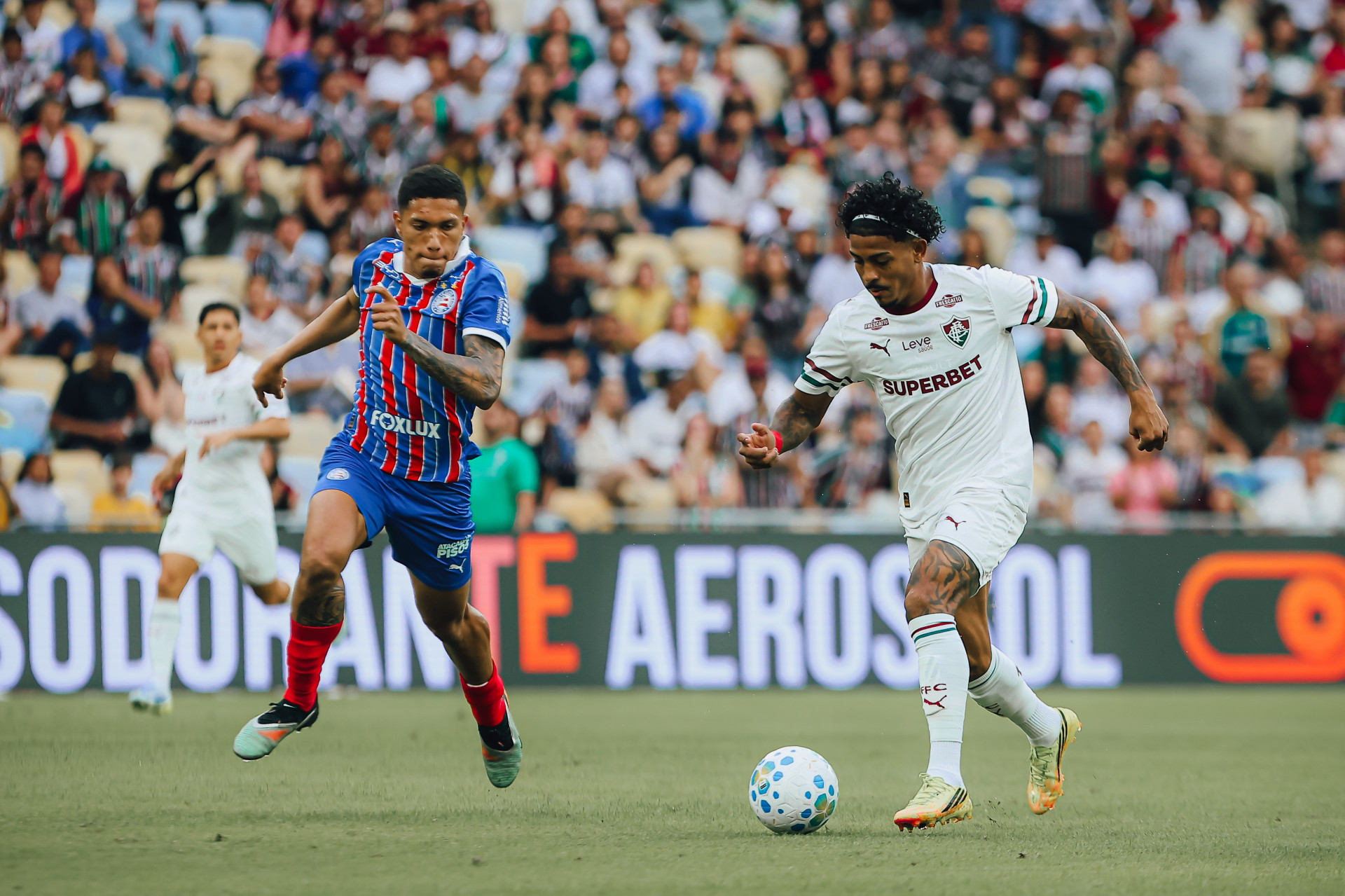 John Kennedy em ação pelo Fluminense no amistoso contra o Bahia, no Maracanã - Lucas Merçon / Fluminense FC