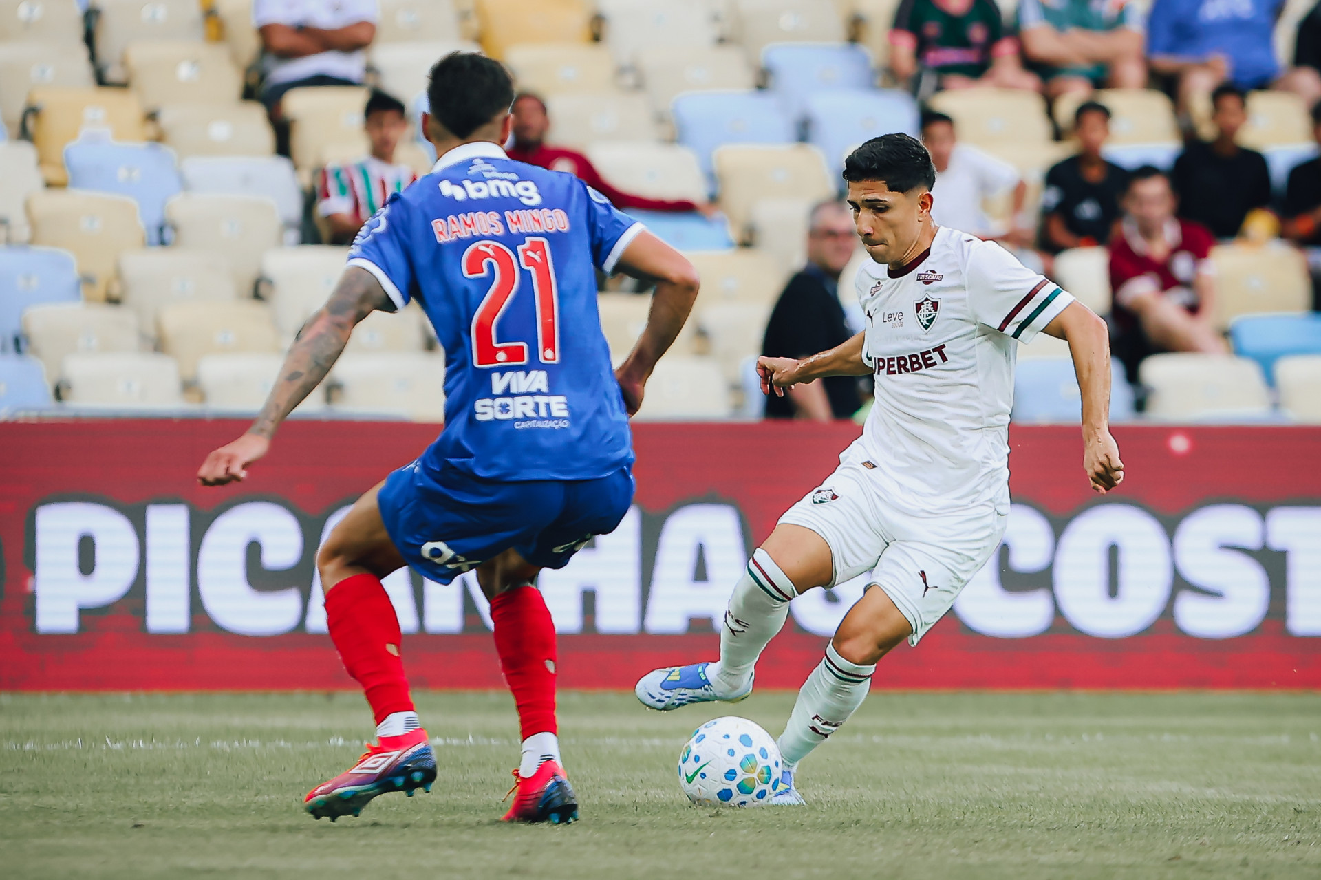 Savarino em ação pelo Fluminense no amistoso contra o Bahia, no Maracanã - Lucas Merçon / Fluminense FC