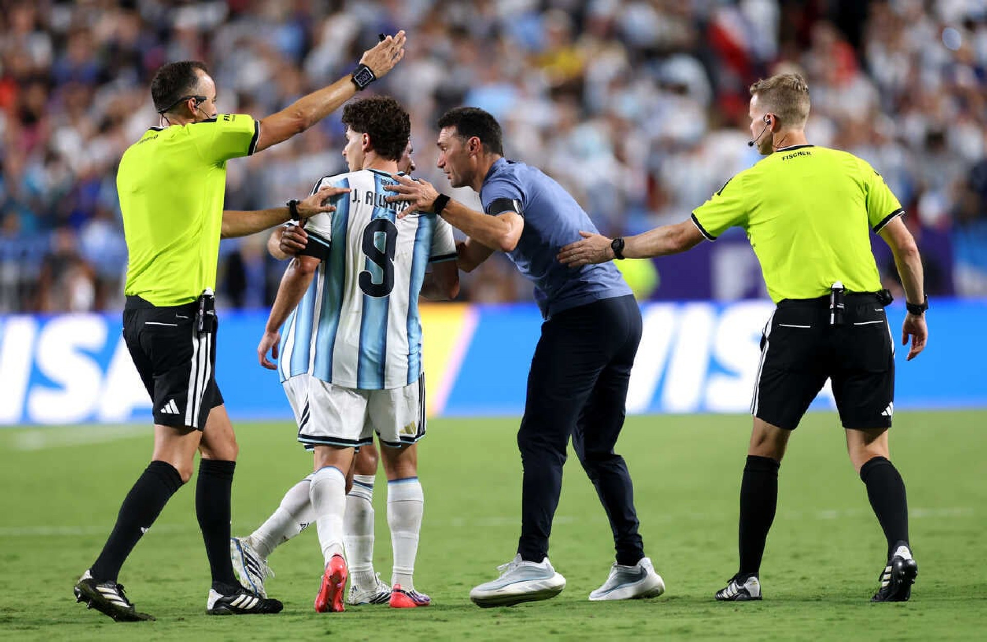 Scaloni cobra evolu&ccedil;&atilde;o da Argentina antes da semifinal