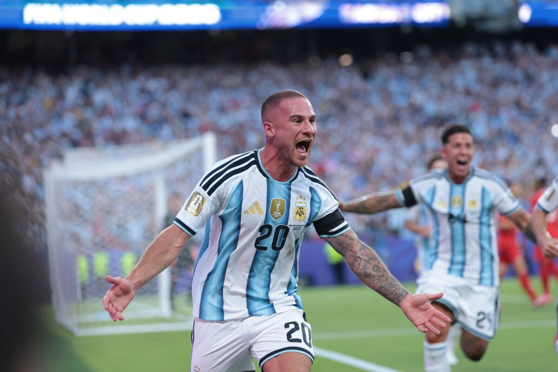 Flaco L&oacute;pez ganha espa&ccedil;o e vive noite decisiva pela Argentina