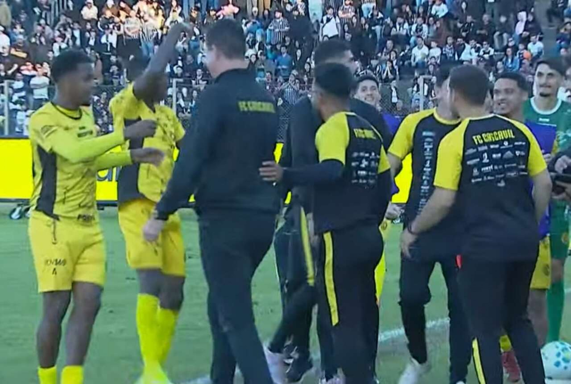 Corinthians sai na frente, mas cede empate ao Cascavel em amistoso