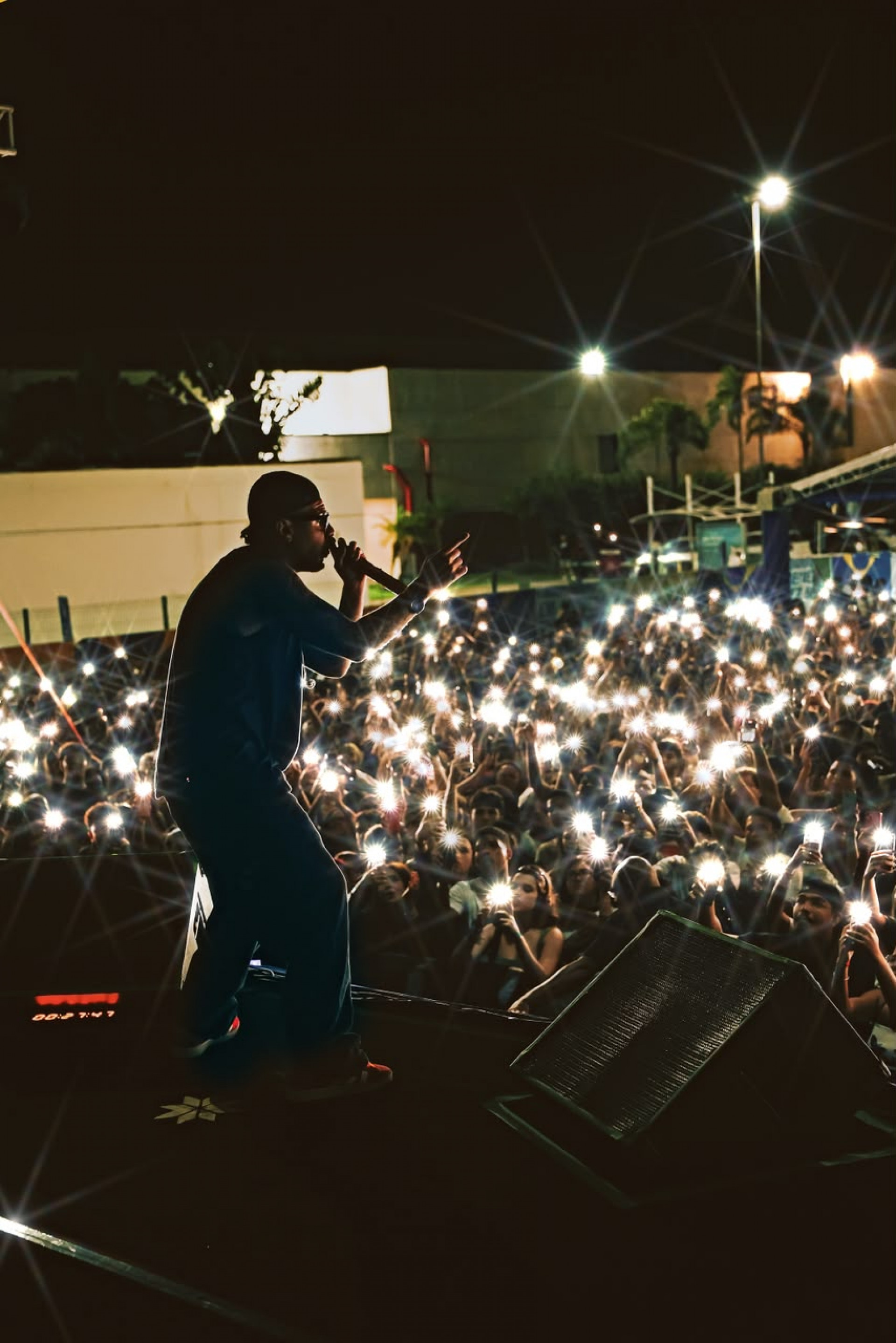 O show do rapper 2ZDinizz levou mais de quatro mil pessoas ao evento
