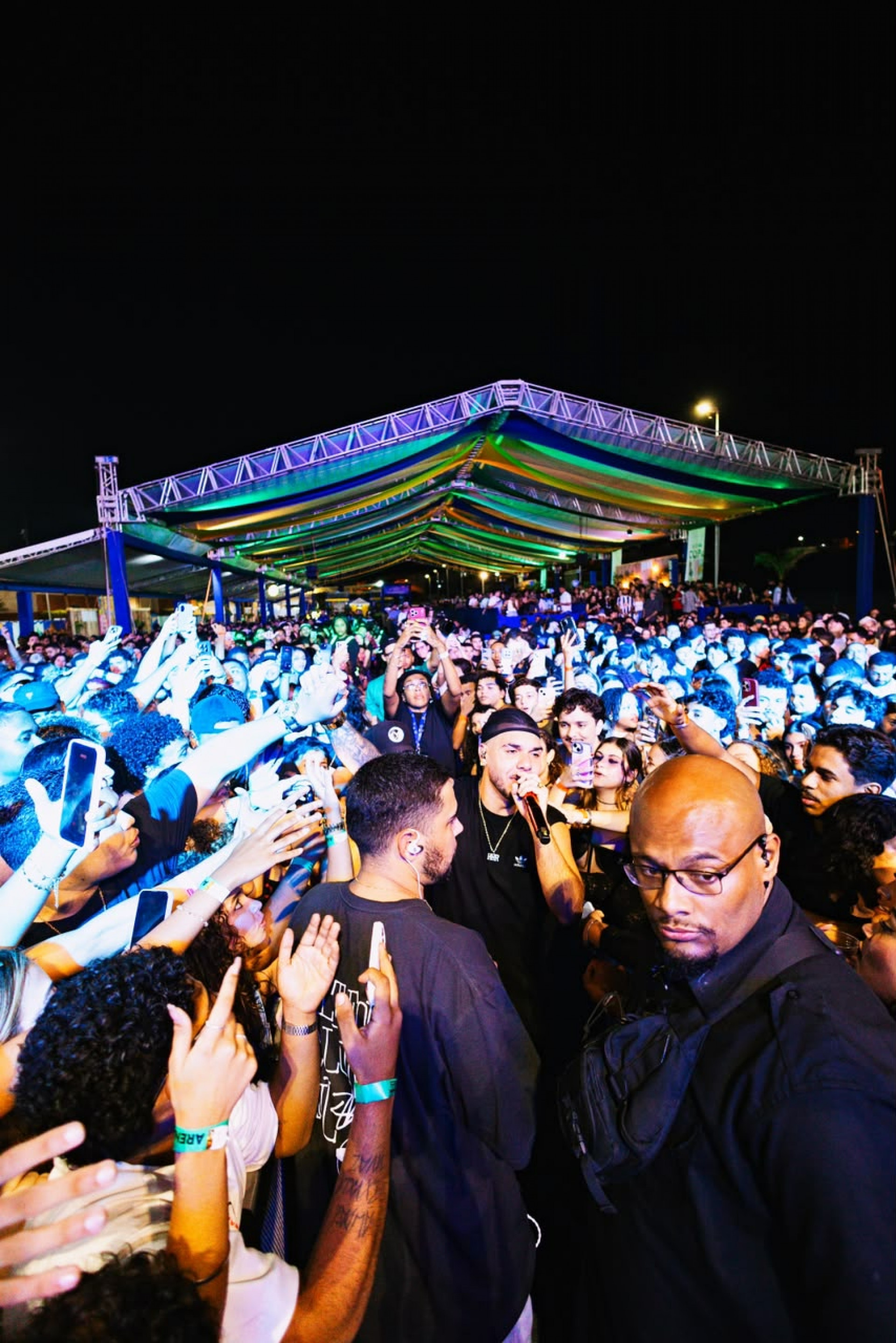 Show do rapper 2ZDinizz levou mais de quatro mil pessoas ao evento
