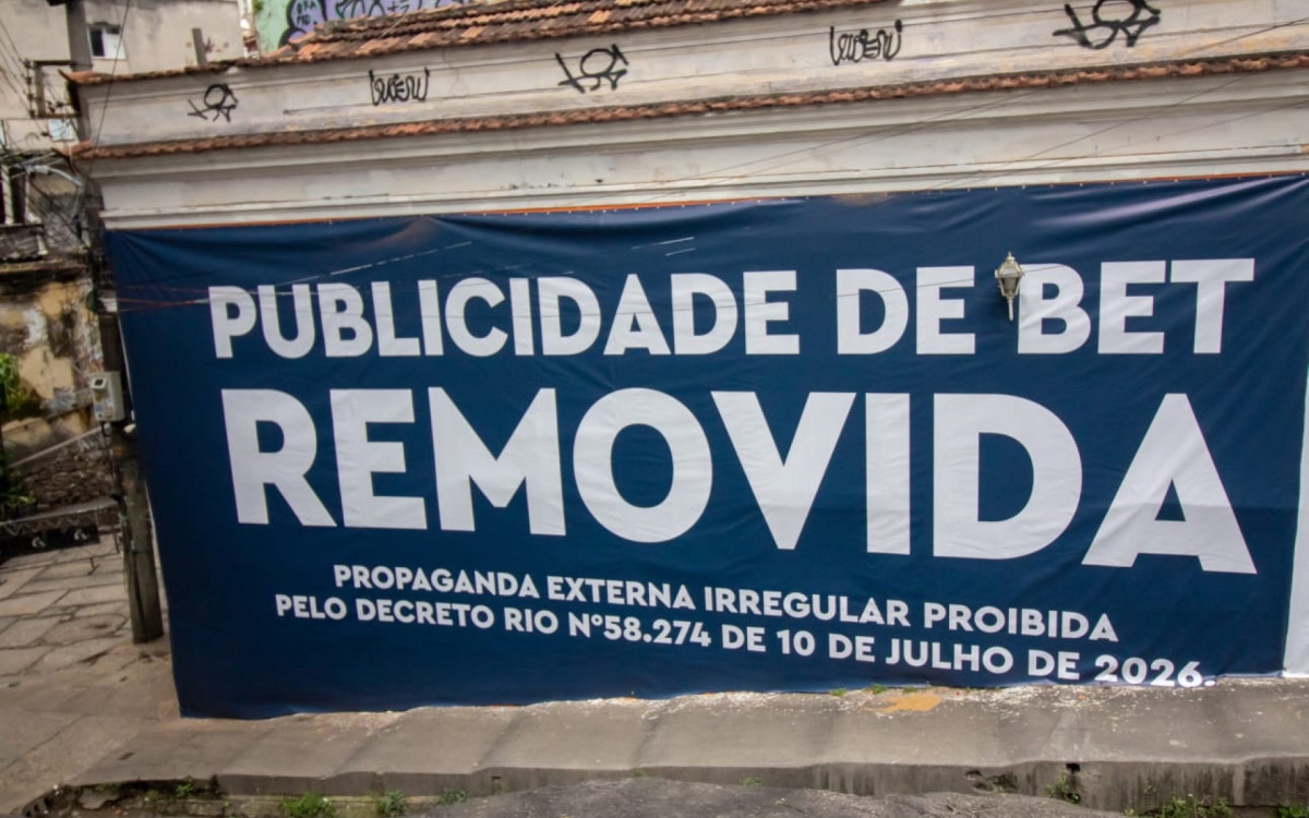 Publicidade de bets coberta pela prefeitura, que vetou a partir de hoje propagandas do tipo em espaços públicos da cidade do Rio de Janeiro - Érica Martin/Agência O DIA