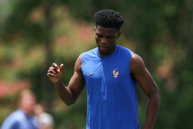 Tchouameni pode retomar vaga no time titular da França