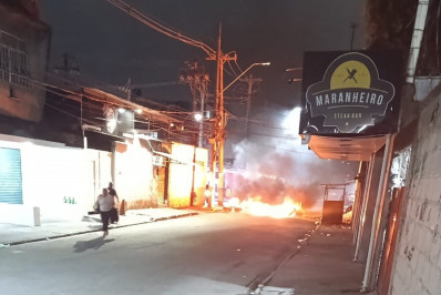 PMs são atacados a tiros próximo à comunidade de Duque de Caxias
