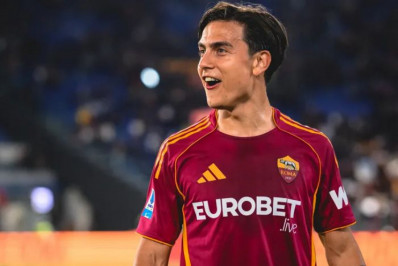 Antigo alvo do Flamengo, Dybala acerta renovação com a Roma
