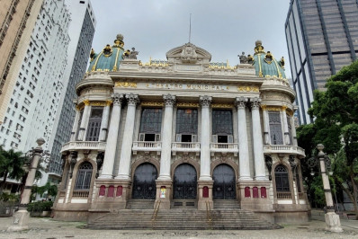 Programação gratuita celebra os 117 anos do Theatro Municipal