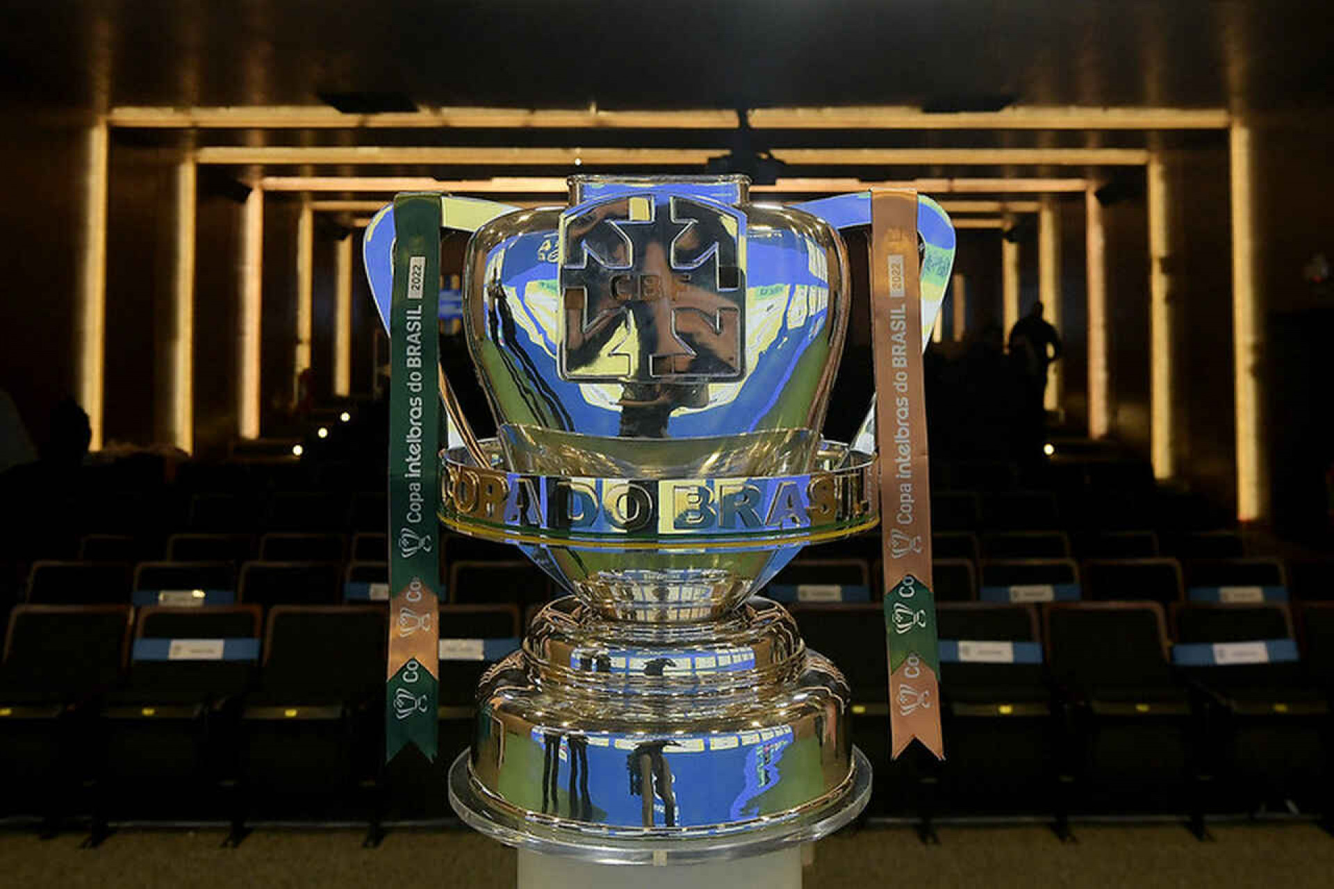 Globo tenta segurar Copa do Brasil em meio &agrave; disputa milion&aacute;ria por transmiss&atilde;o