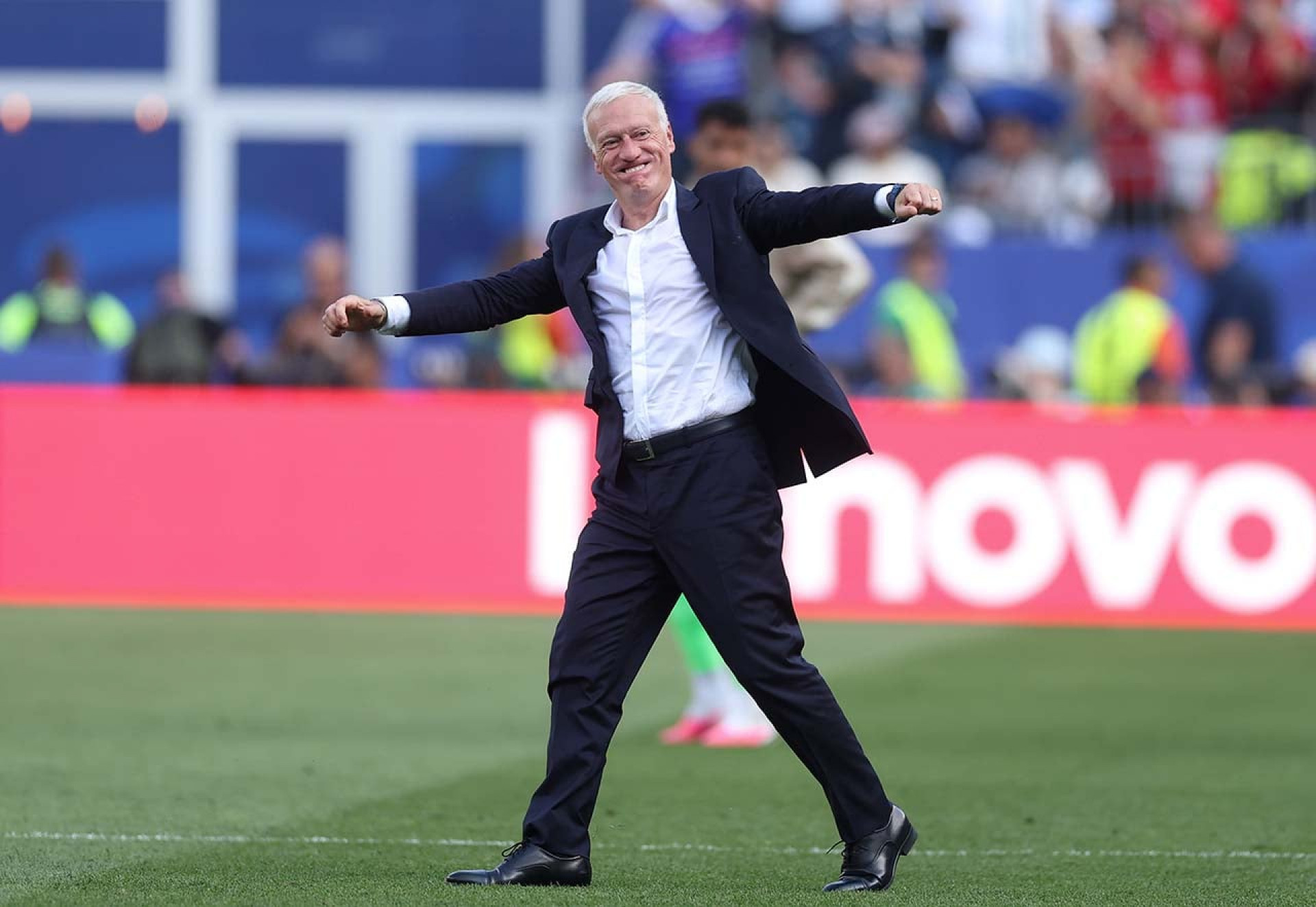 Deschamps diz que Espanha &eacute; favorita na semifinal da Copa e evita clima de “revanche”