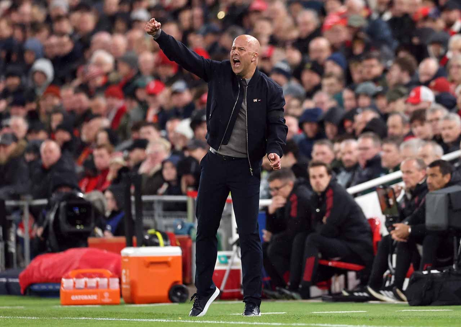 Arne Slot fica perto de assumir sele&ccedil;&atilde;o europeia ap&oacute;s acordo com o Liverpool