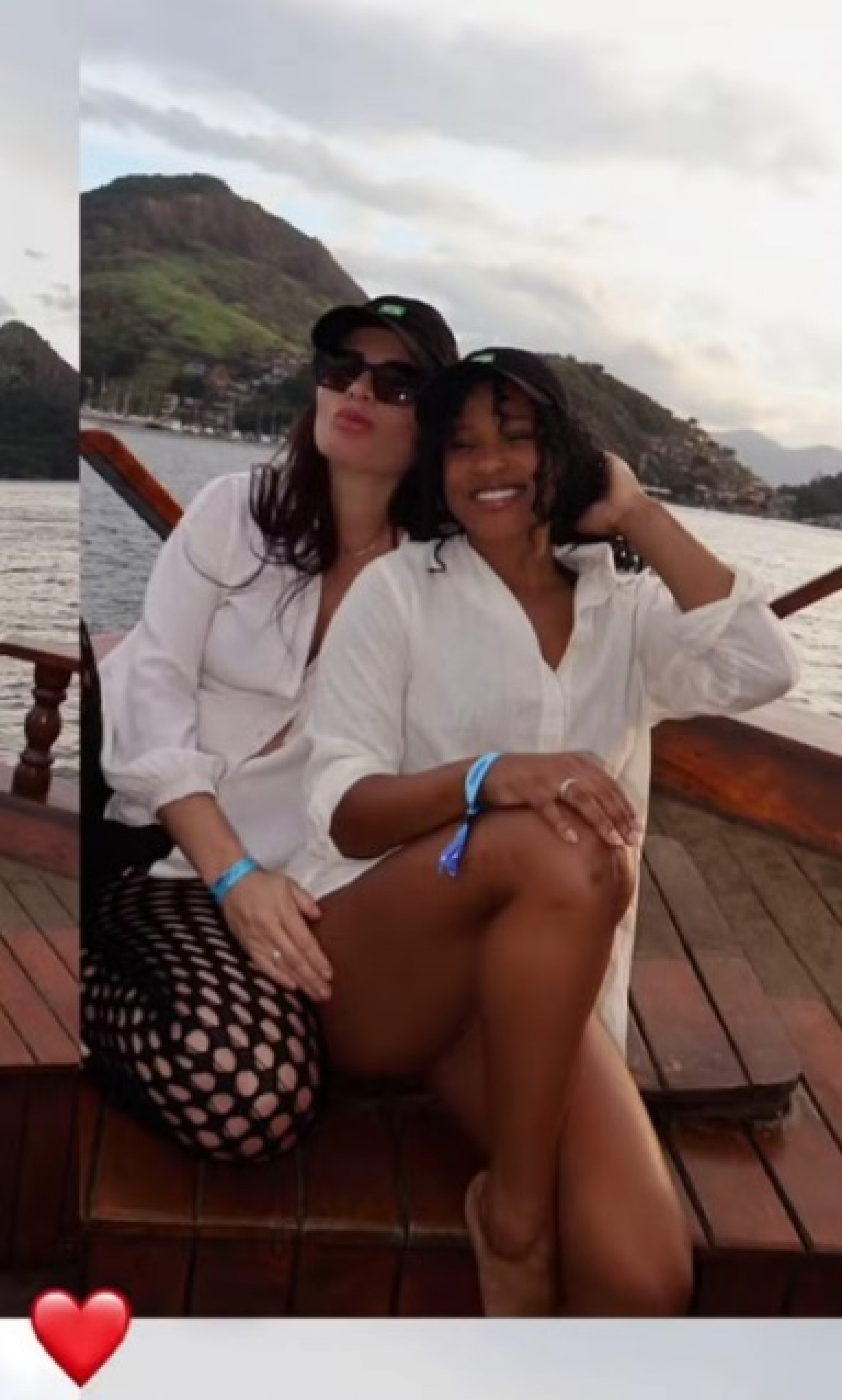 Rebeca Andrade e empresária voltam a chamar atenção com alianças iguais - Reprodução/Instagram
