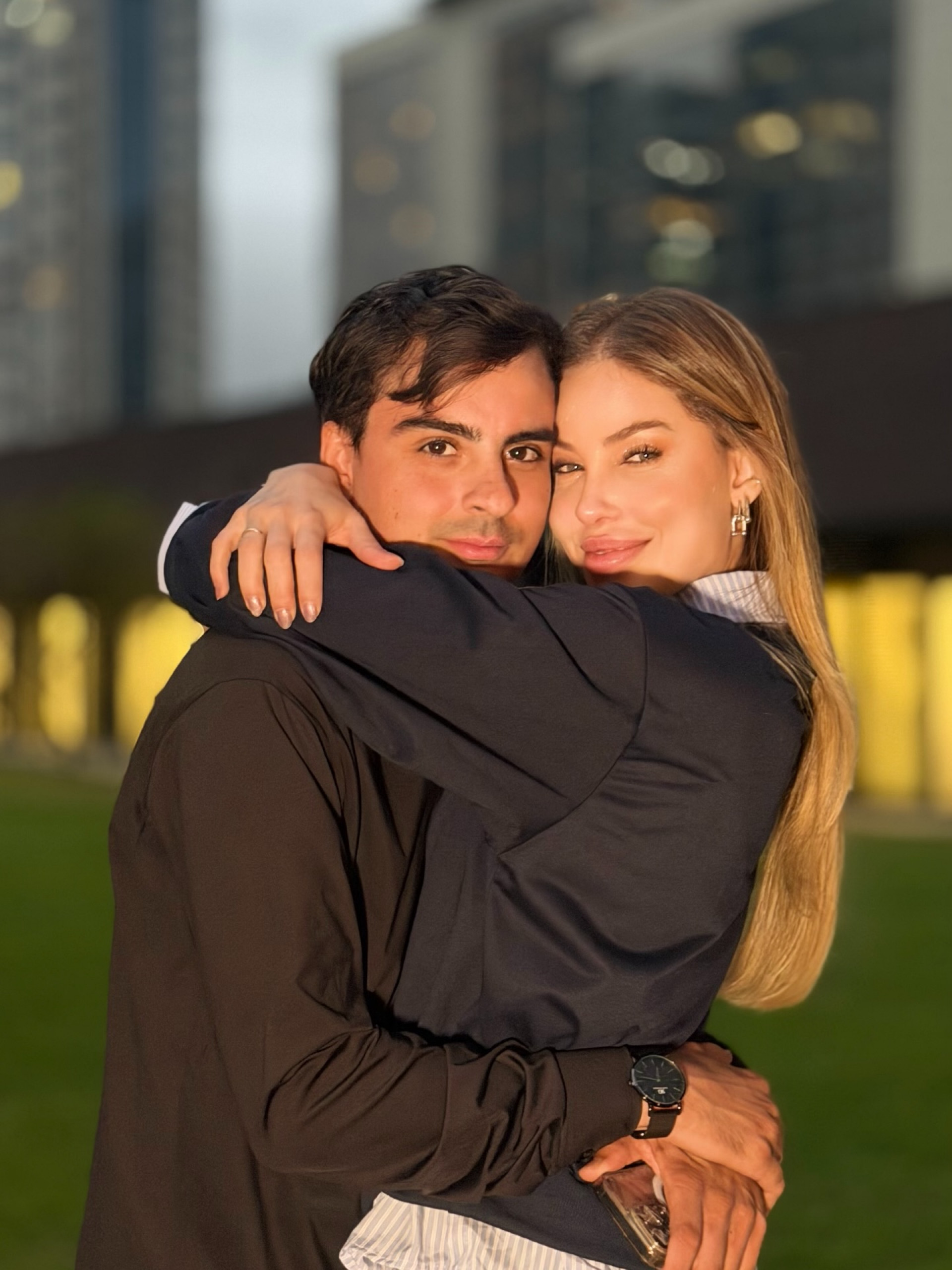 Dudu Camargo e Saory Cardoso iniciaram romance em 'A Fazenda 17' - Reprodução/Instagram