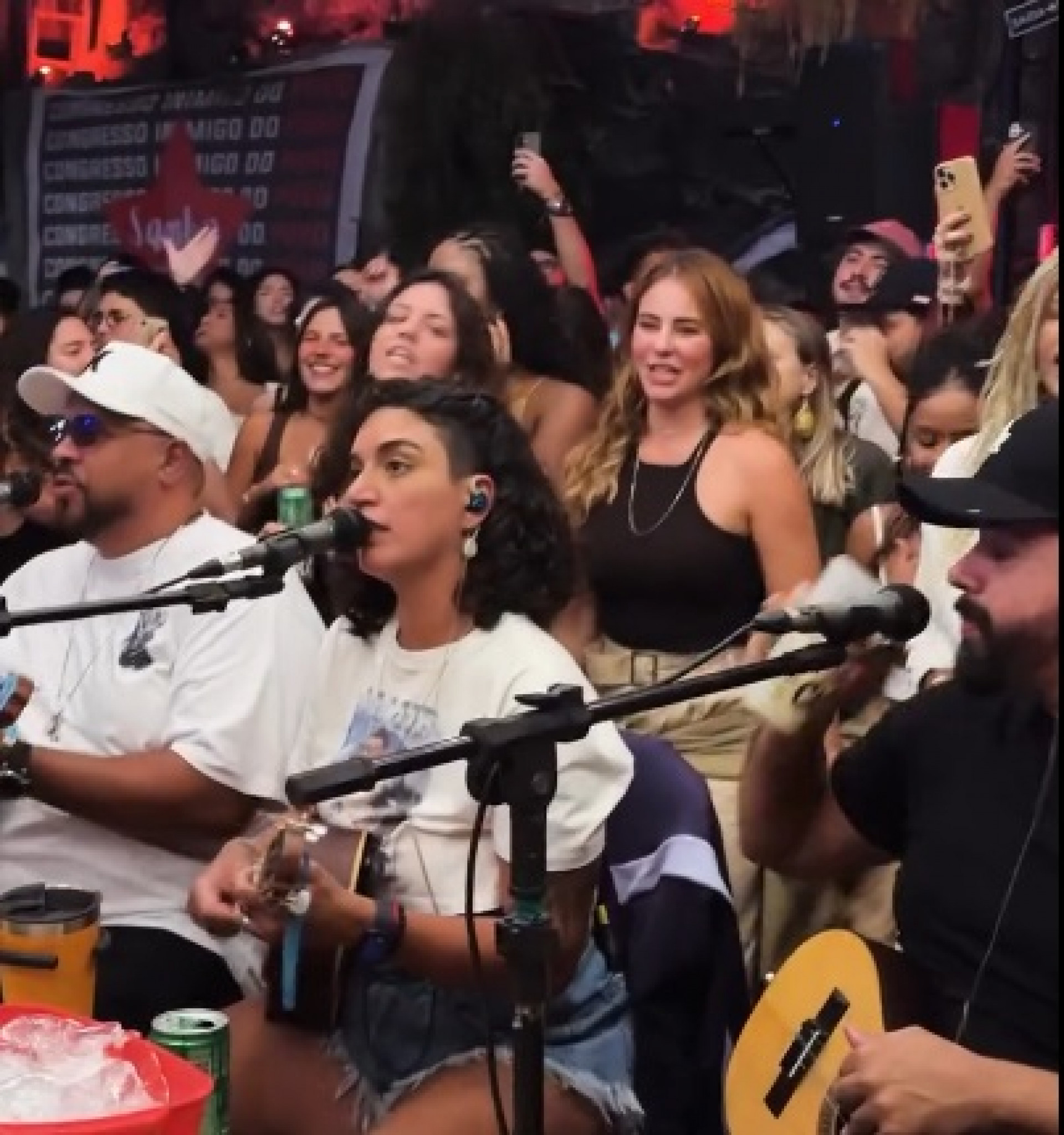 Paolla Oliveira curte roda de samba no Rio - Reprodução do Instagram