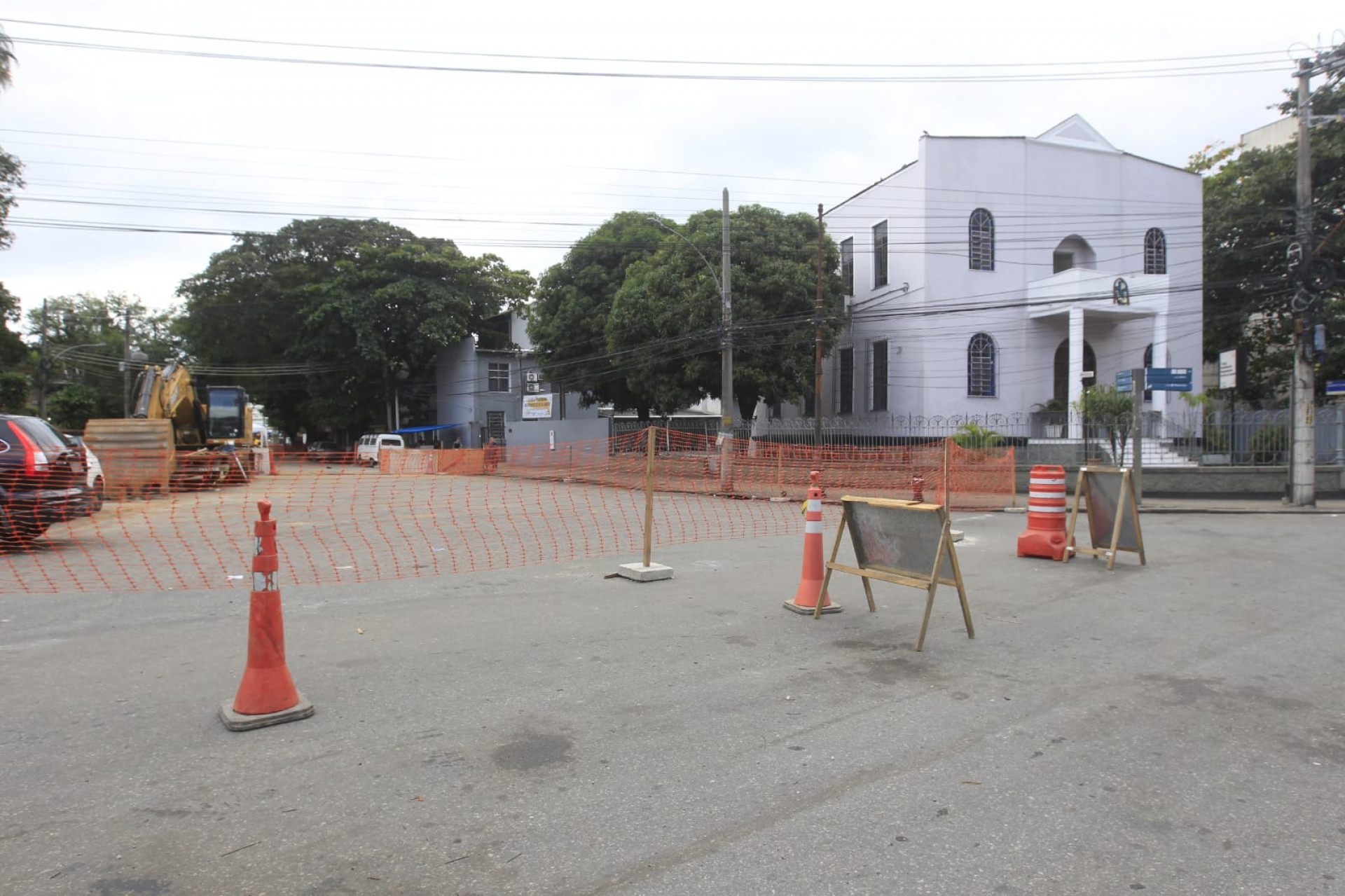 Obra na Rua General Canabarro, no Maracanã, Zona Norte do Rio, provocou mudança no trânsito da região - Reginaldo Pimenta / Agência O DIA