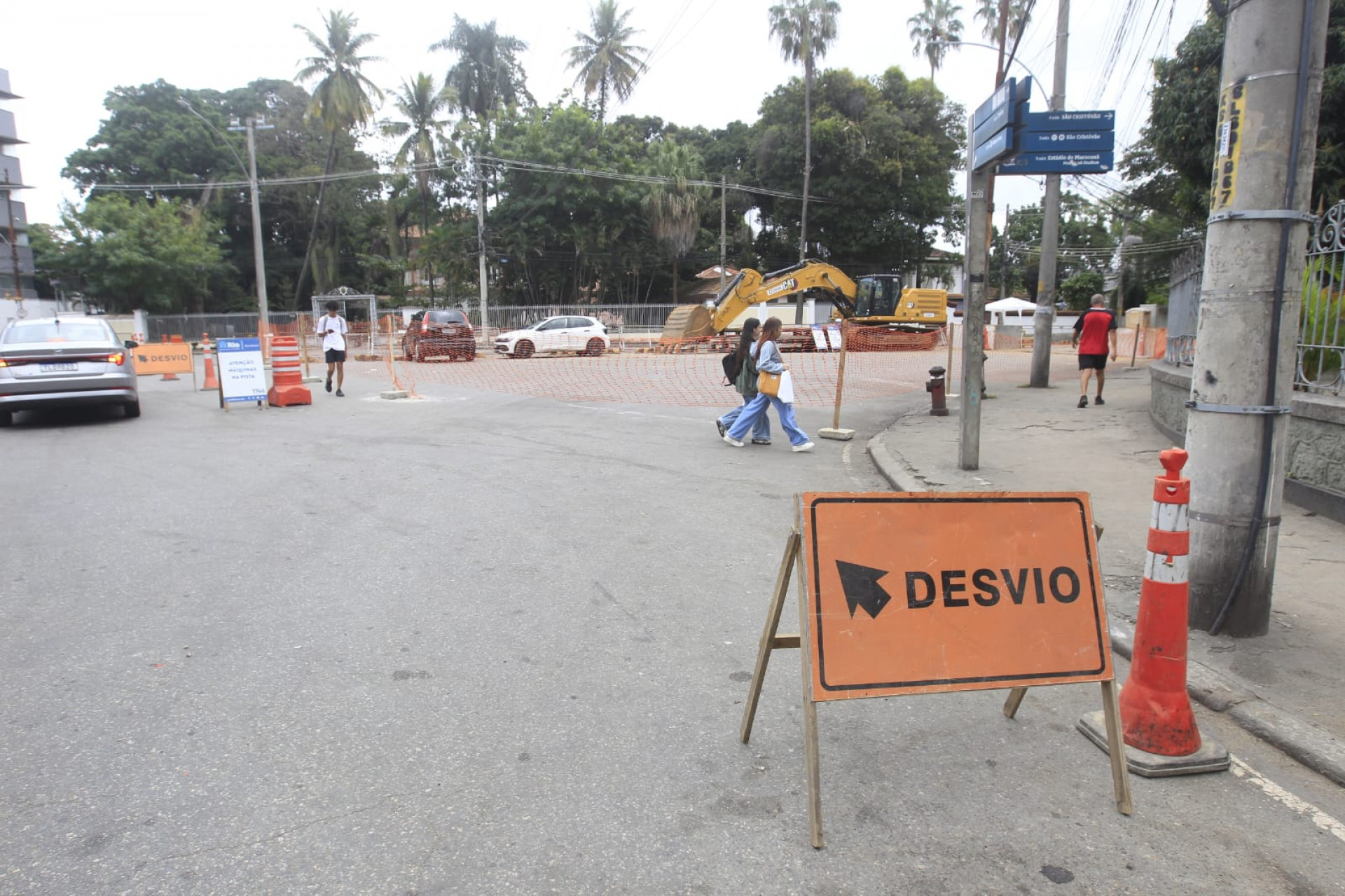 Equipes realizam obras de substituição de drenagem na Rua General Canabarro, no Maracanã, na Zona Norte do Rio - Reginaldo Pimenta / Agência O DIA