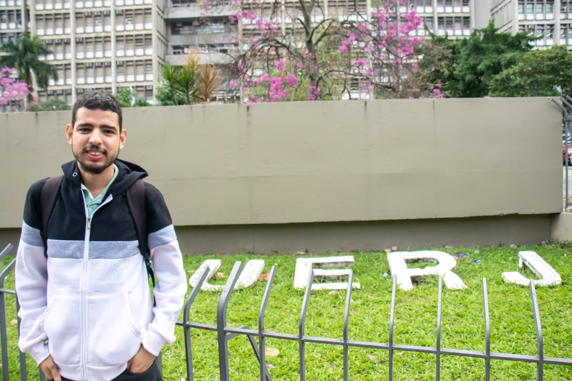Pedro Lucas está na reta final do curso de Biologia - Érica Martin / Agência O Dia
