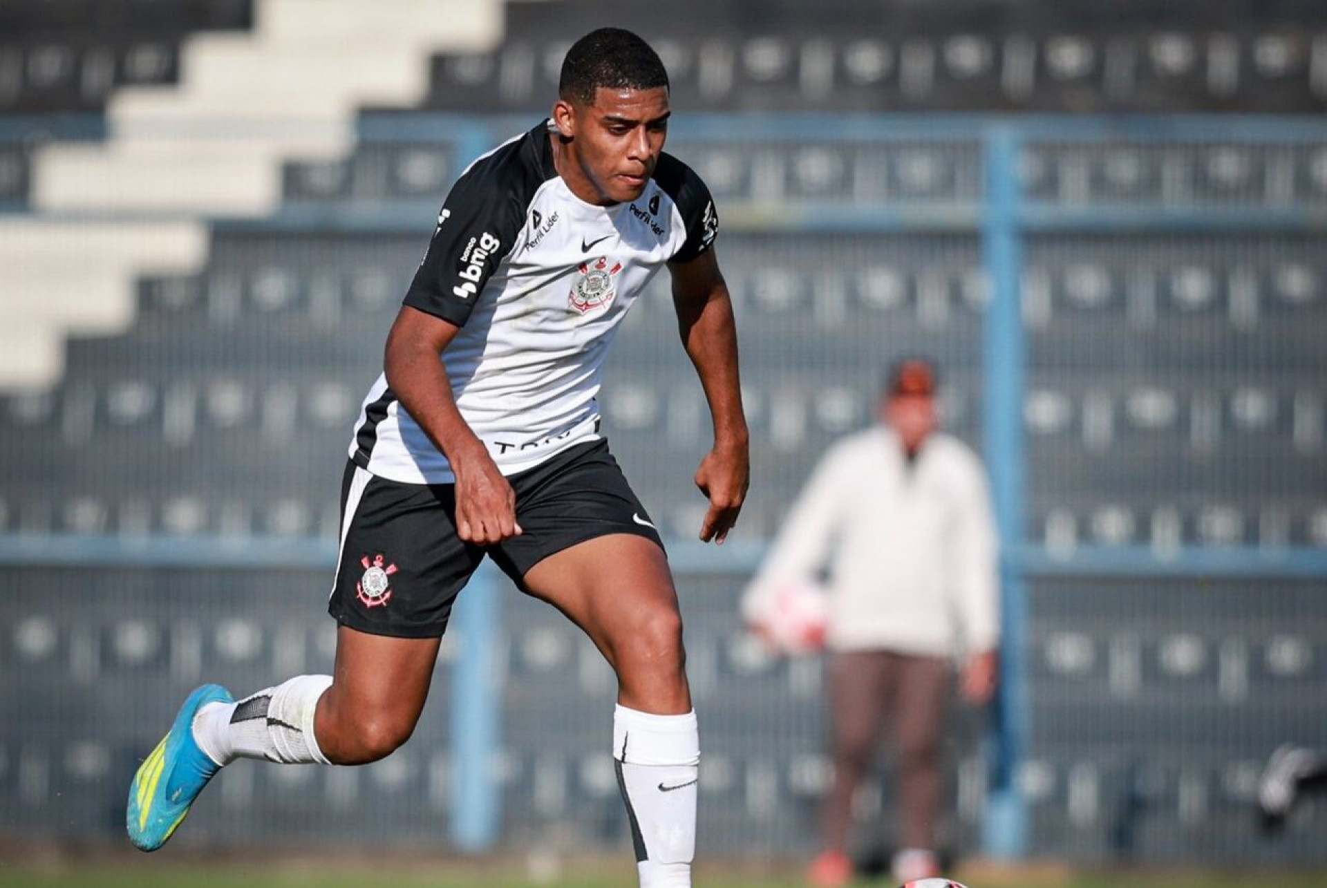 Diniz explica aus&ecirc;ncia de Gui Neg&atilde;o e Dieguinho em amistoso do Corinthians