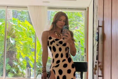 Grazi Massafera chama atenção com look de fenda e recebe elogios dos fãs