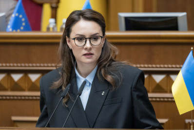 Primeira-ministra da Ucrânia renuncia em meio à reforma de Zelensky