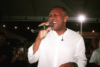 Cantor Liomar anuncia saída do Pique Novo após 35 anos