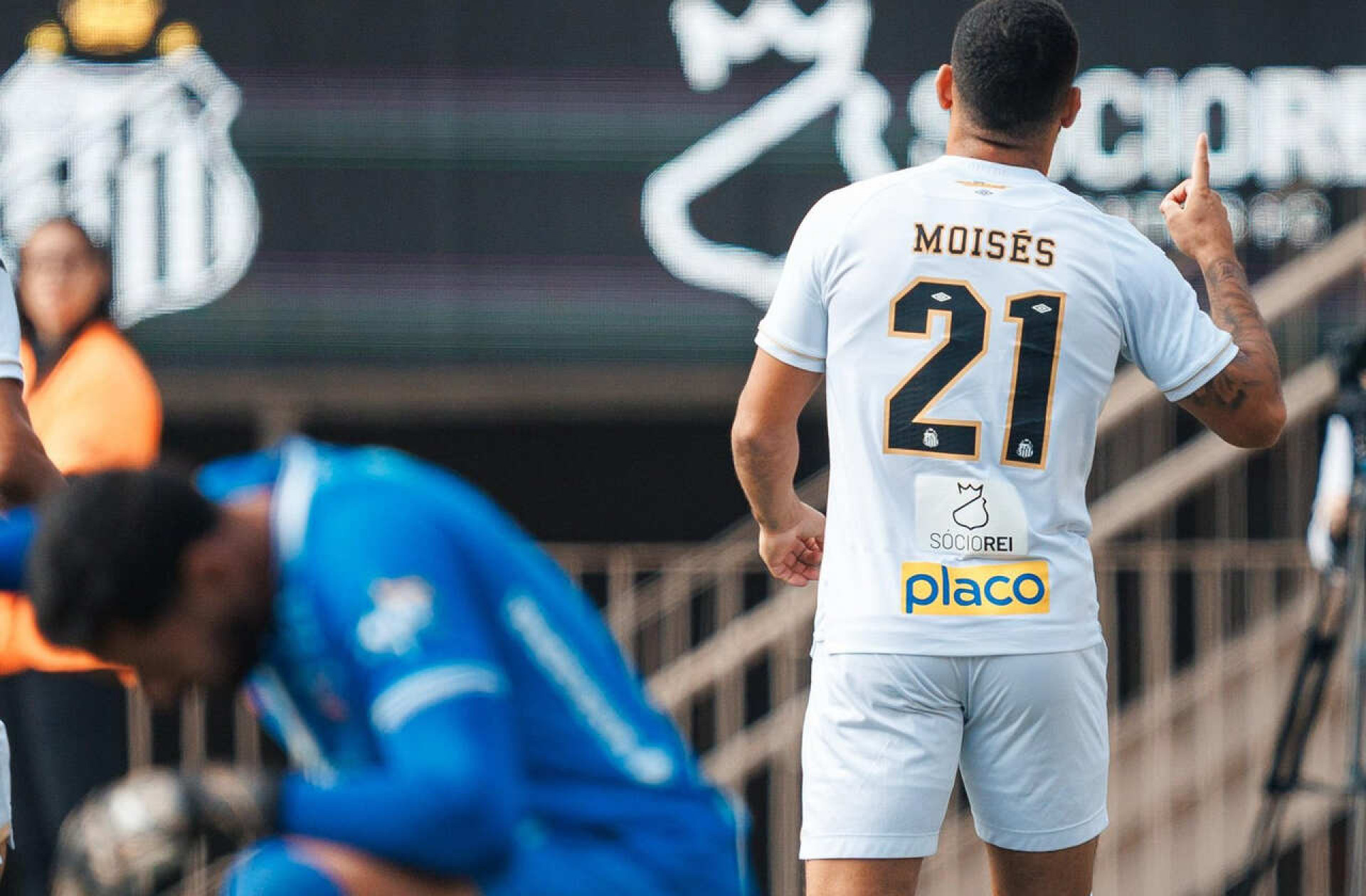 Santos deve ter desfalques de Bontempo e Mois&eacute;s contra o Botafogo