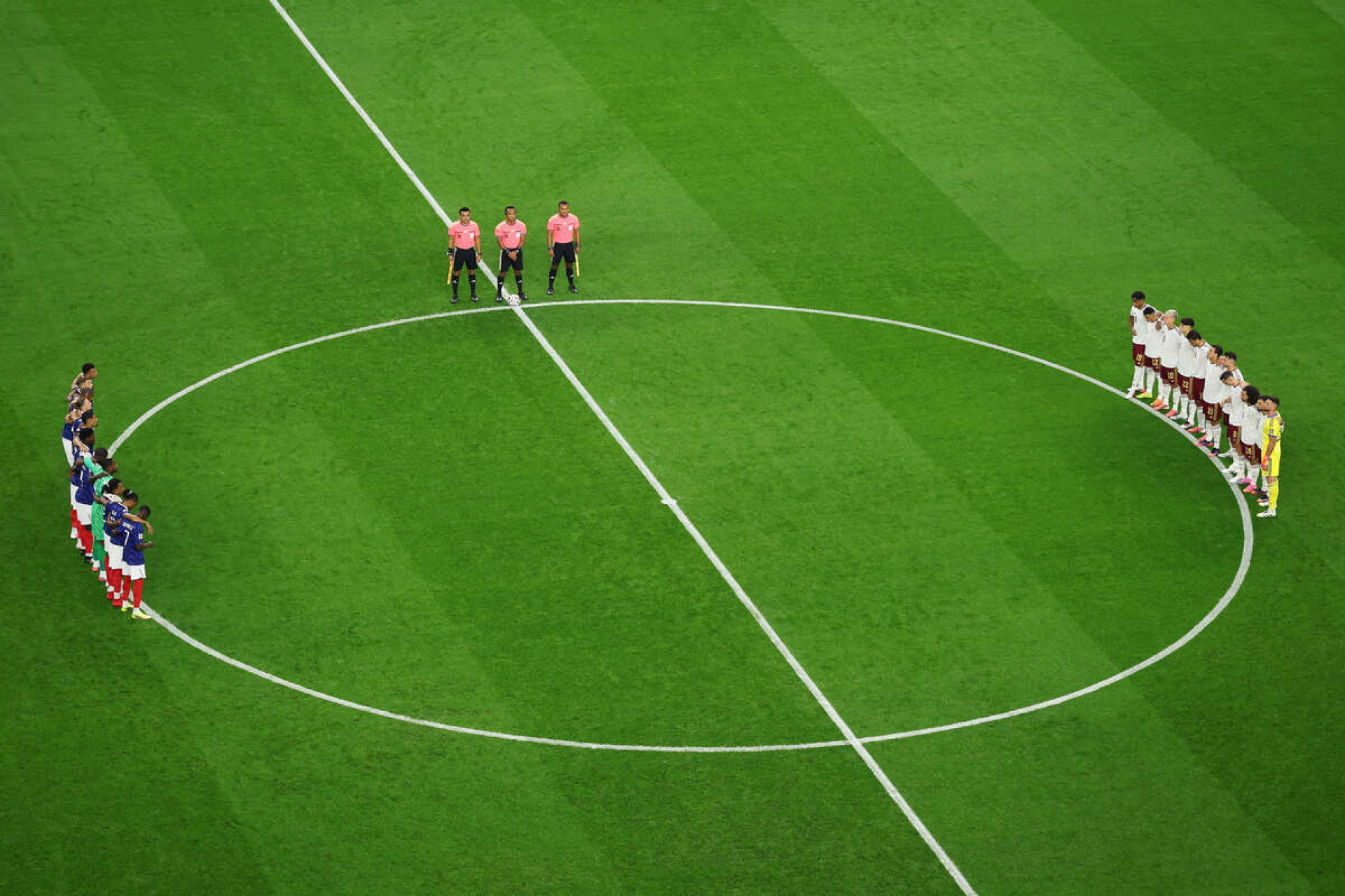 Entenda porque Fran&ccedil;a a Espanha fizeram um minuto de sil&ecirc;ncio na Copa do Mundo
