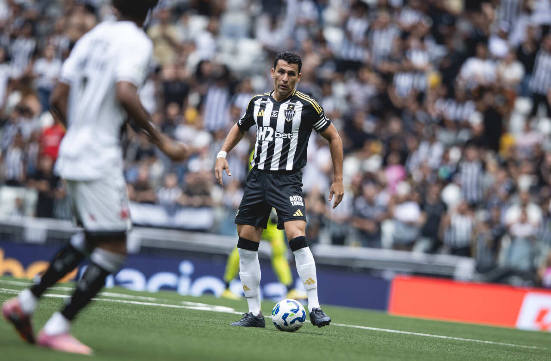 Renan Lodi muda de n&uacute;mero no Atl&eacute;tico; entenda