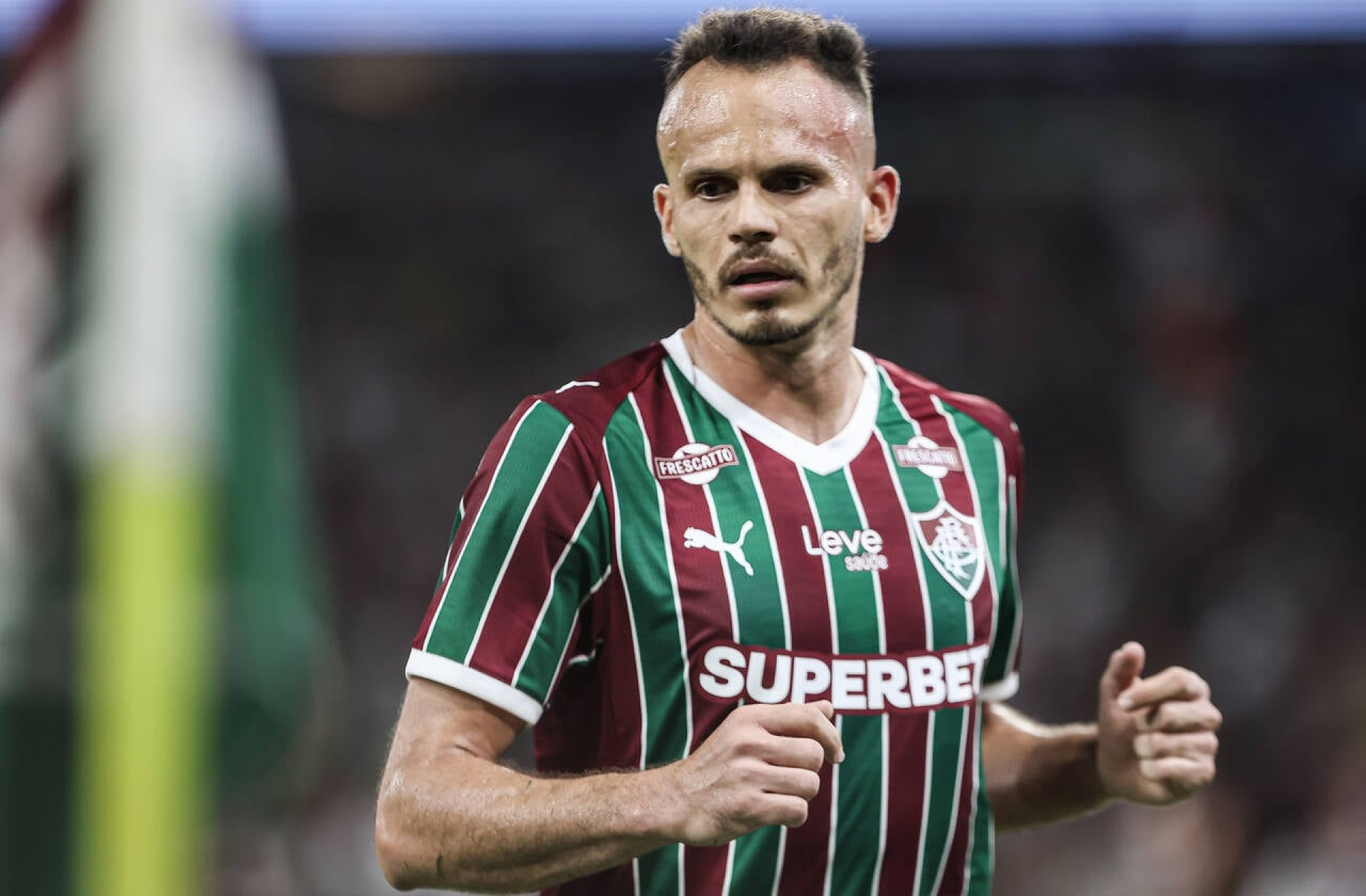 Guilherme Arana se recupera e deve ser op&ccedil;&atilde;o no Fluminense diante do RB Bragantino