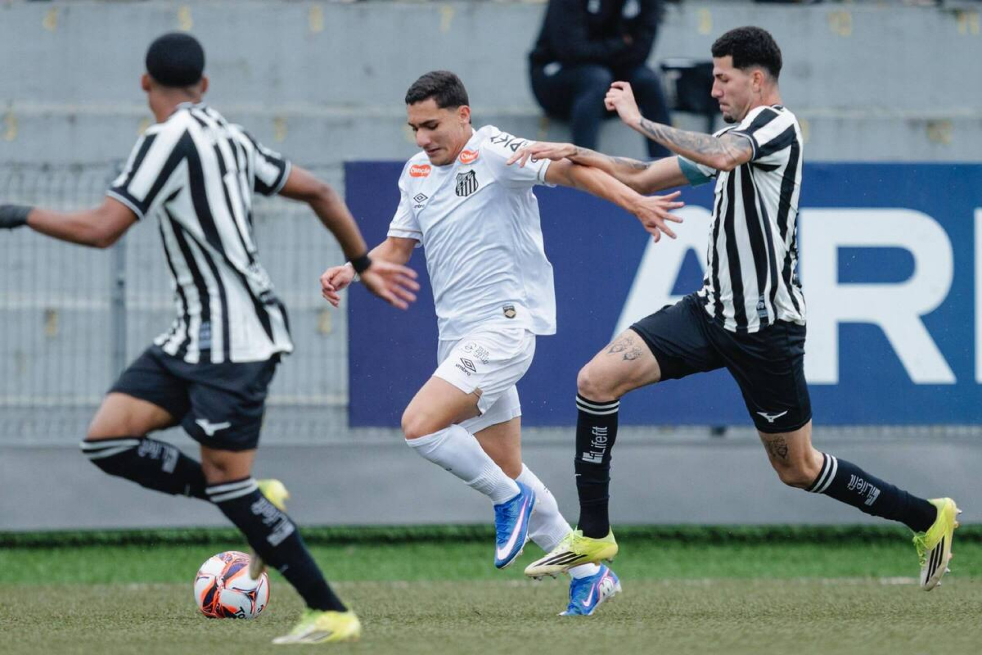 Botafogo x Santos (Sub-20): onde assistir, escala&ccedil;&otilde;es e arbitragem