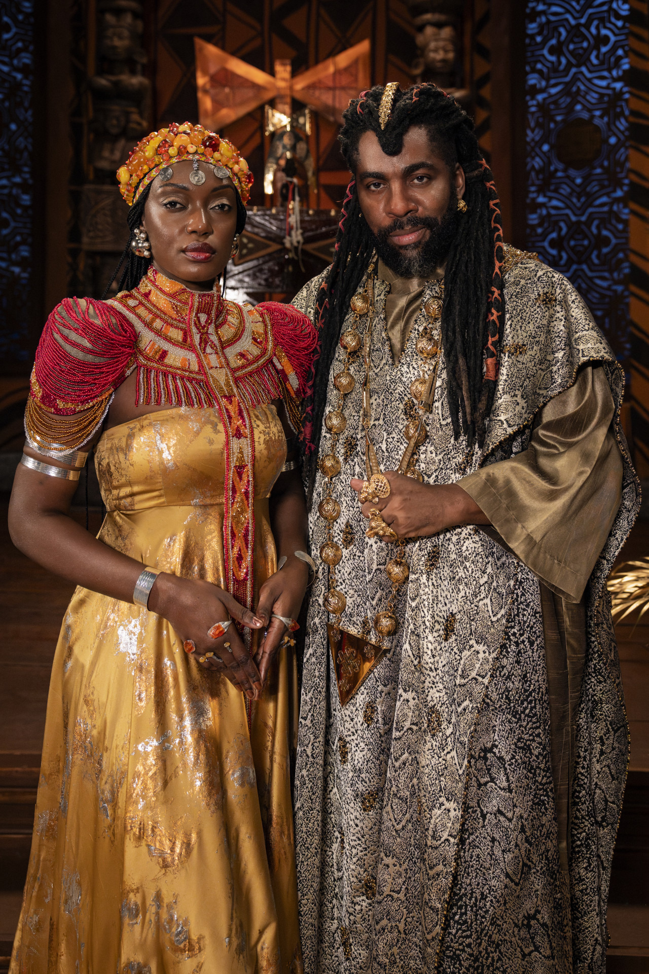Binta Faye (Lesliane Pereira) desperta o interesse do rei Jendal (Lázaro Ramos) - Fabio Rocha/TVGlobo