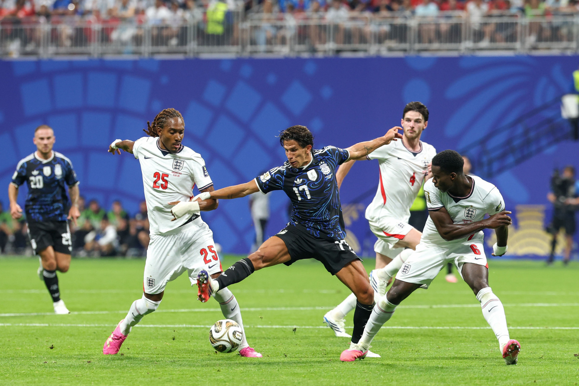 Inglaterra e Argentina se enfrentaram pela semifinal da Copa do Mundo de 2026 - Vanessa Carvalho/Parceiro/Ag&ecirc;ncia O Dia