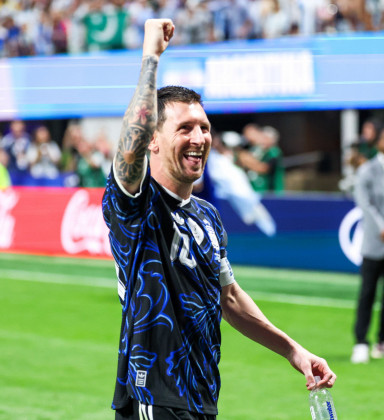 Em busca do bi, Messi volta a encarar seleção <br>de país onde morou