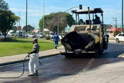 Rio das Ostras acelera recuperação da RJ-106 enquanto duplicação permanece sem previsão