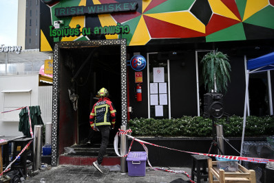 Número de mortos em incêndio de bar em Bangcoc sobe para 32