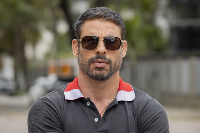 Cauã Reymond revela lado sombrio do futebol na série 'Jogada de Risco'