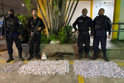 Operação da PM apreende fuzil e mais de 4 mil porções de drogas em Mesquita