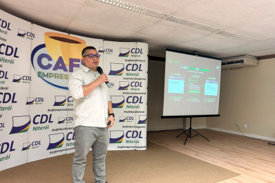 Inteligência Artificial aplicada aos negócios marcam Café Empresarial da CDL Niterói