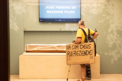 'Pessoa simples e humilde': família se despede do ator Rui Rezende