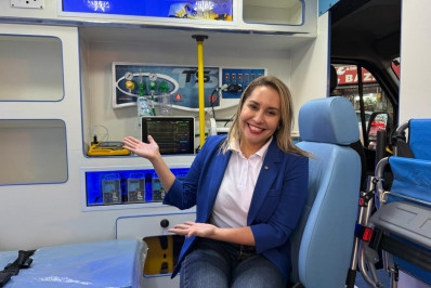 Daniela Soares sobe o tom e manda recado aos críticos durante entrega da nova frota